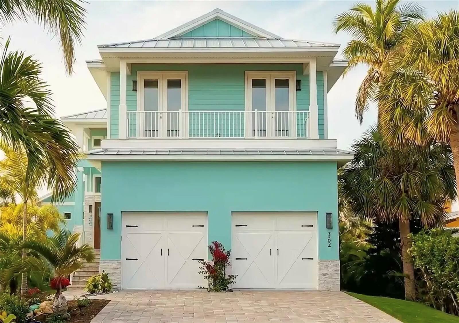 Property Photo: 262 Island Circle FL 34242