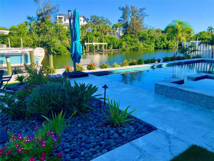262 Island Circle  Sarasota FL 34242 photo