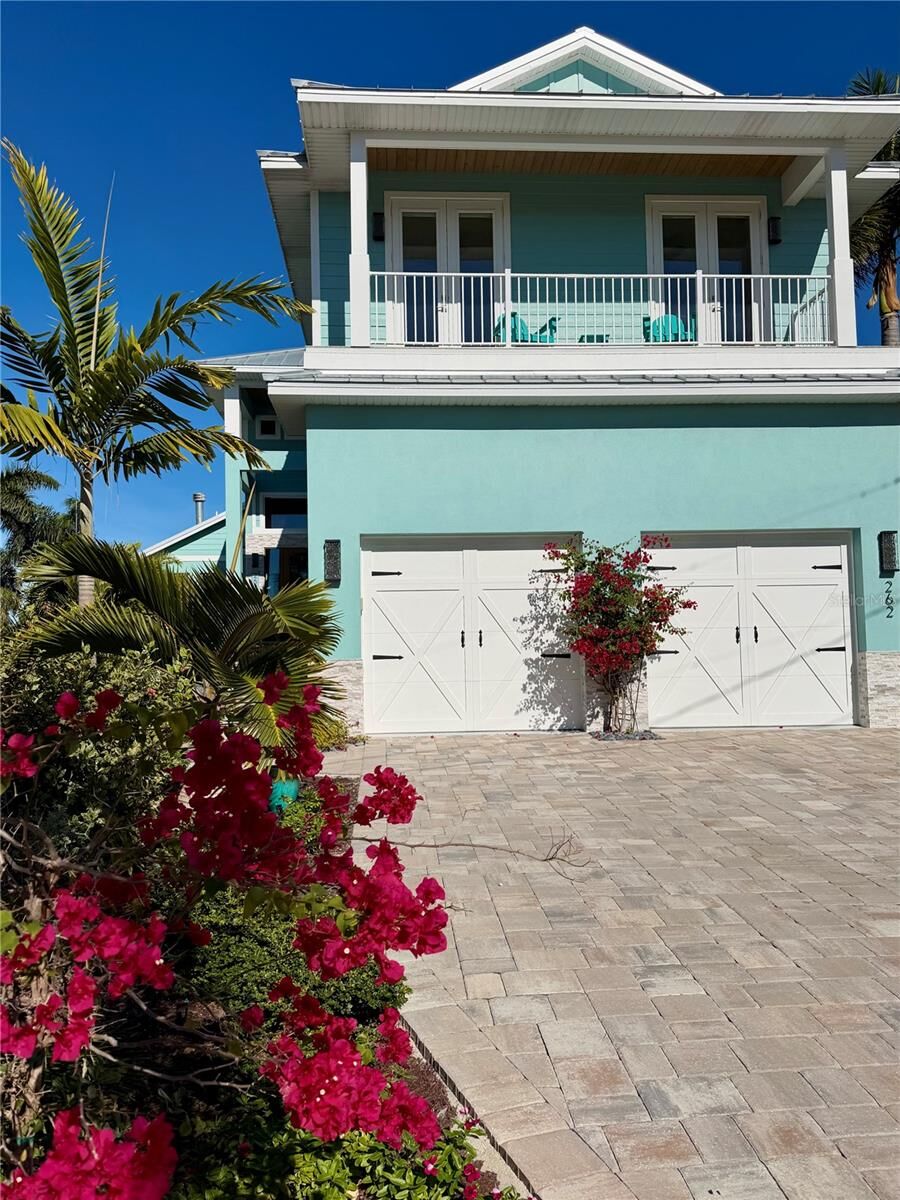 Property Photo:  262 Island Circle  FL 34242 