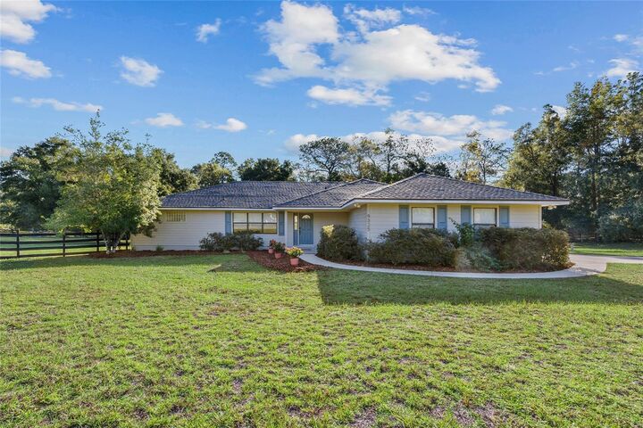 Property Photo:  9325 SW 81st Way  FL 32608