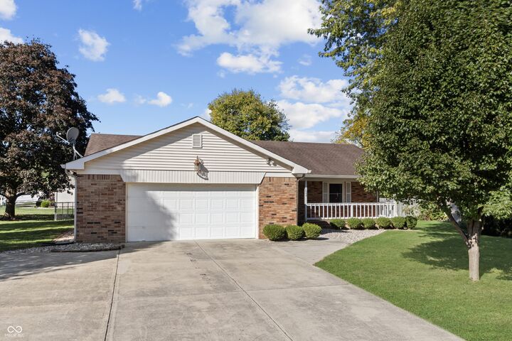 Property Photo:  1048 Waterford Drive  IN 46142 