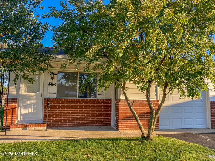 Property Photo: 10 Newcastle Court NJ 08757