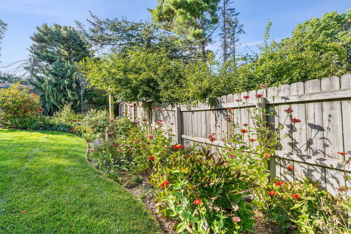 Property Photo:  5418 Circlewood Drive W  MI 49002 