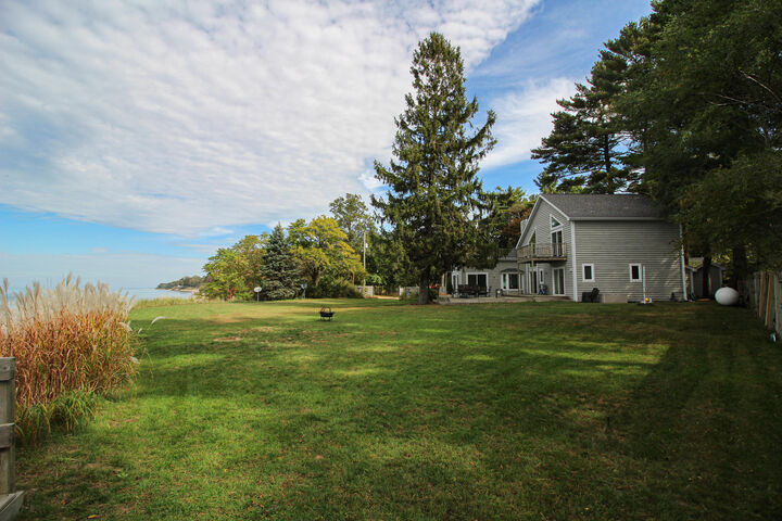 77709 18th Avenue  South Haven MI 49090 photo