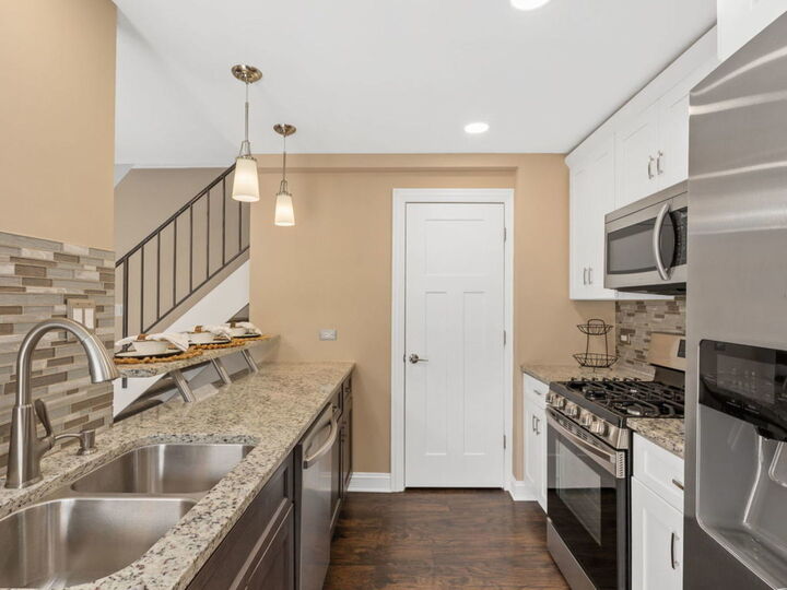 Property Photo:  1 Cour Monnet  IL 60465 