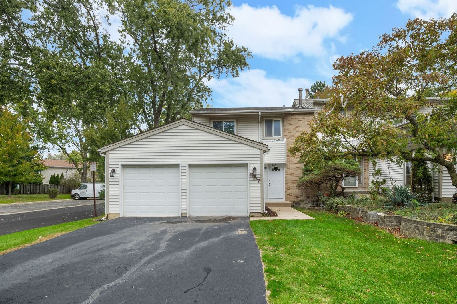 Property Photo: 557 Monroe Road IL 60440