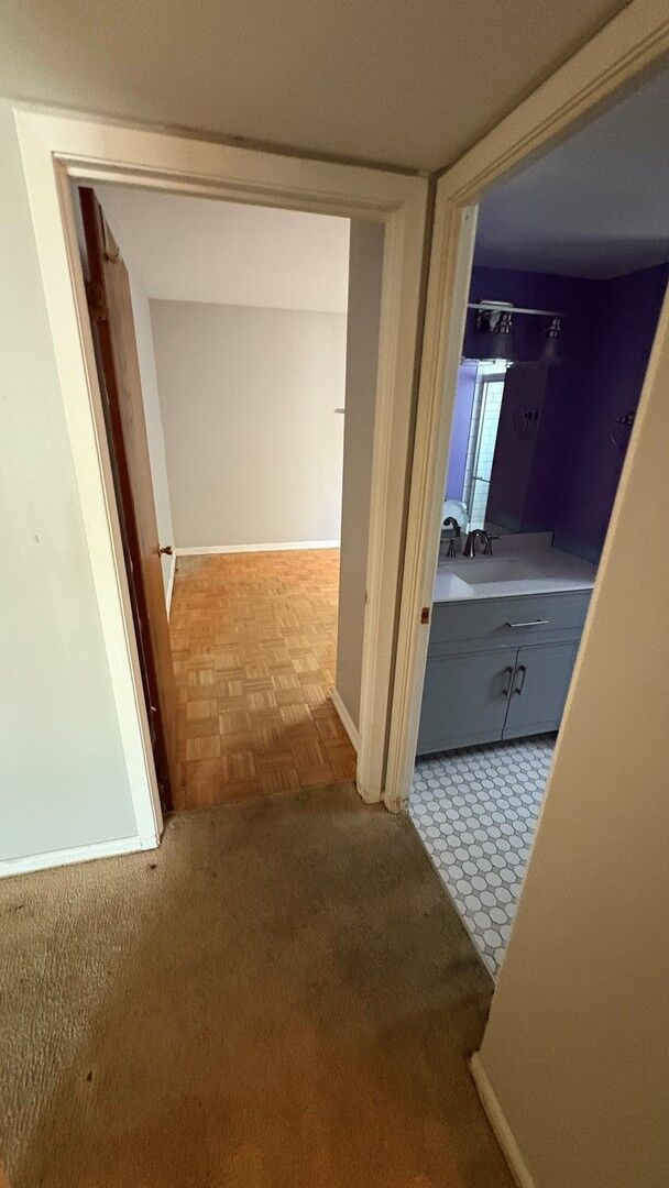 Property Photo: 7074 N Ridge Boulevard 1E IL 60645