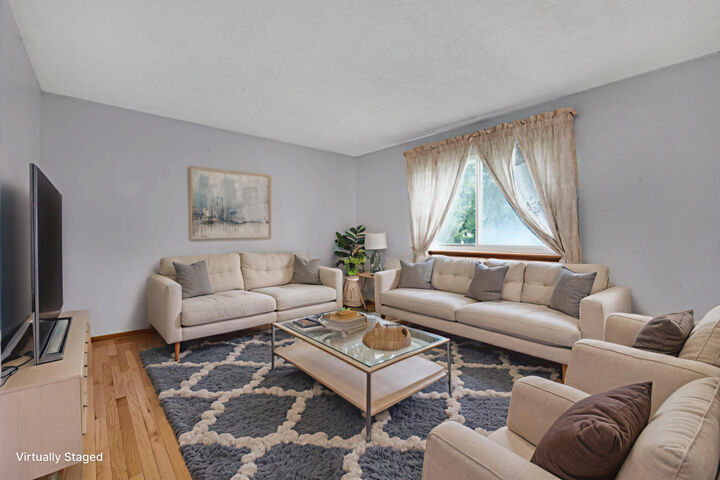 Property Photo: 4565 Dupont Drive IL 60133
