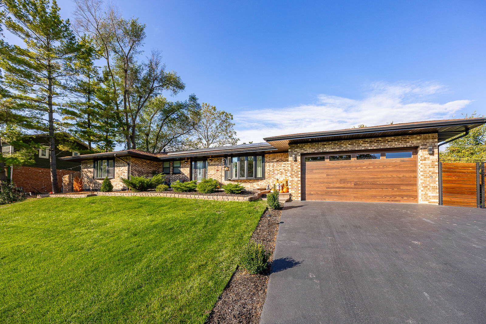 Property Photo:  1208 N Doe Road  IL 60067