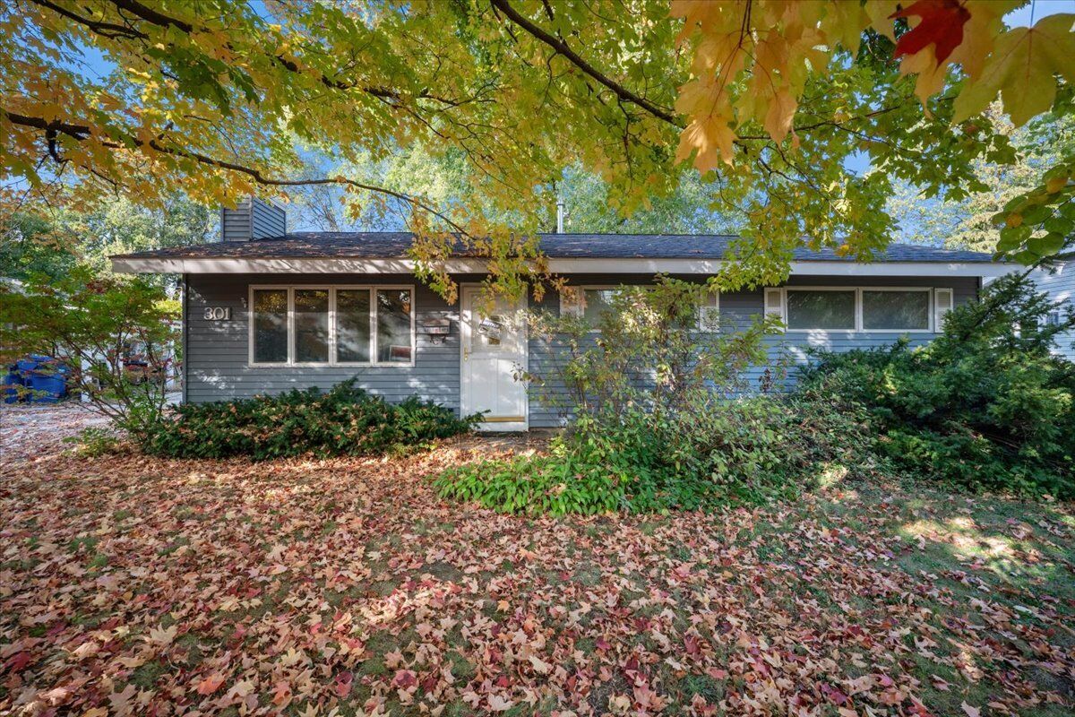 Property Photo: 301 River Drive IL 60115