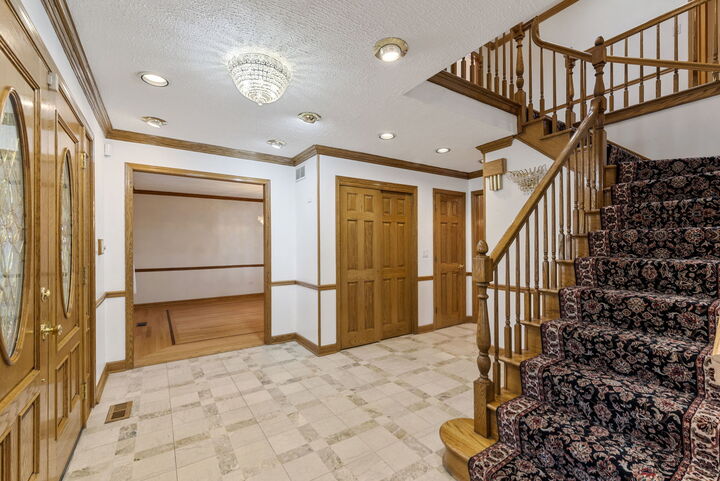 Property Photo: 28 Cambridge Drive IL 60523