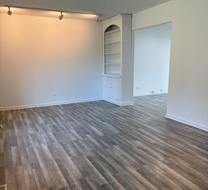 Property Photo: 1445 Nottingham Lane IL 60169