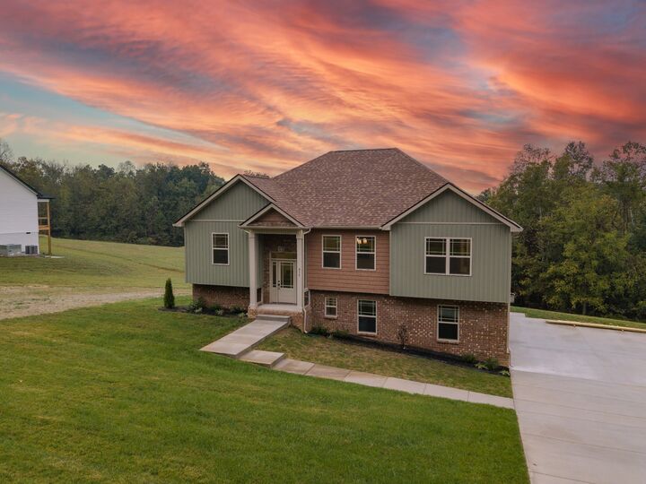 Property Photo: 975 Palmyra Road TN 37040