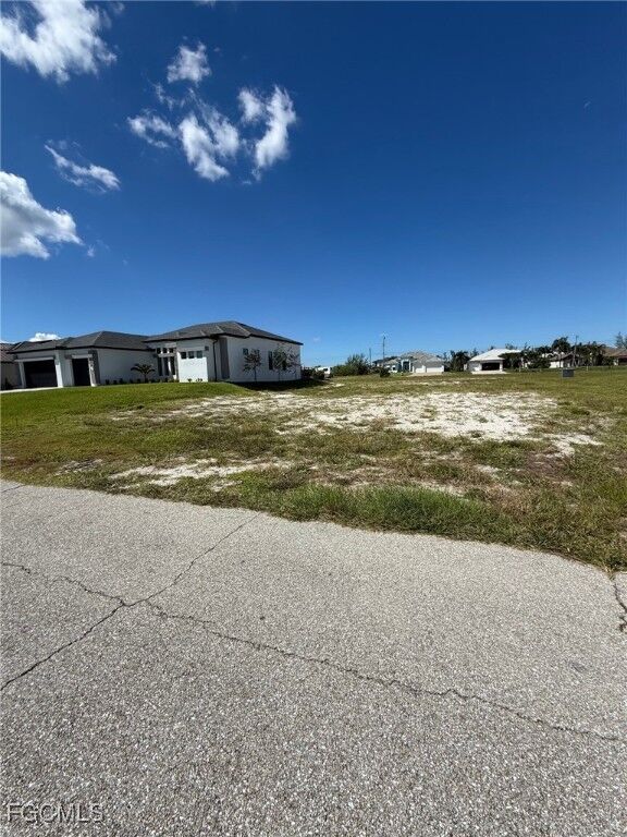 Property Photo: 602 NW 38th Avenue FL 33993
