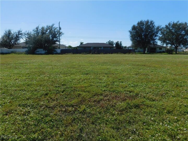 Property Photo:  2148 Diplomat Parkway E  FL 33909 