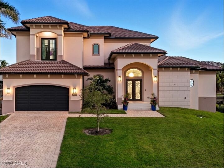 Property Photo:  388 Pine Avenue  FL 34108 