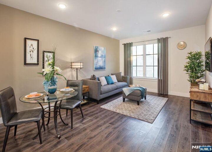 Property Photo:  41 W Prospect Street  NJ 07463 