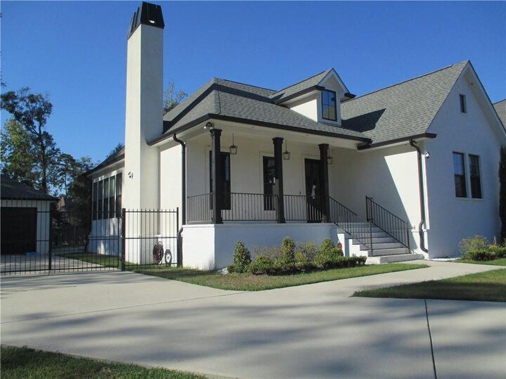 Property Photo:  324 Oak Hollow Drive  LA 70447