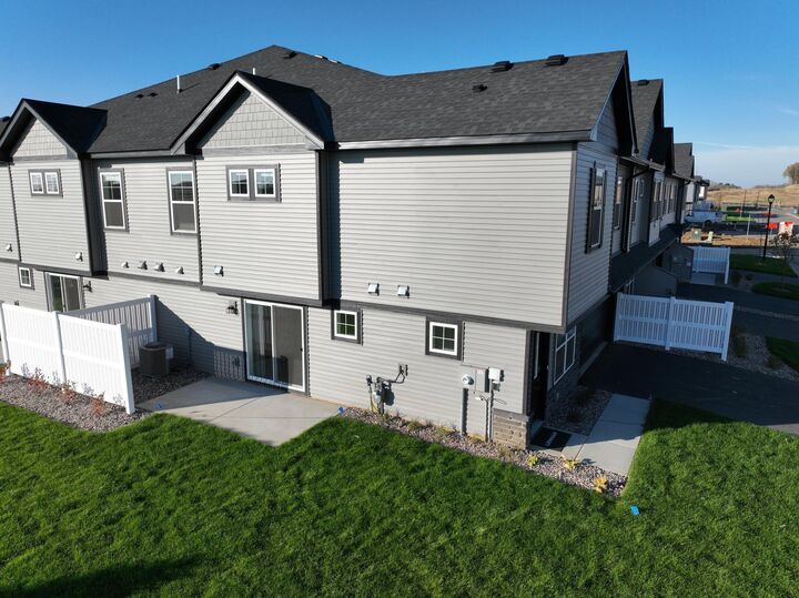 Property Photo:  5285 Long Pointe Pass  MN 55129 