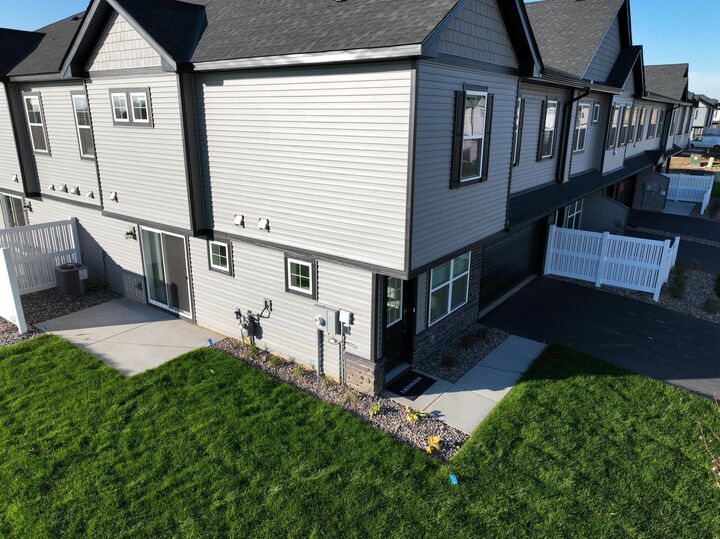 Property Photo:  5285 Long Pointe Pass  MN 55129