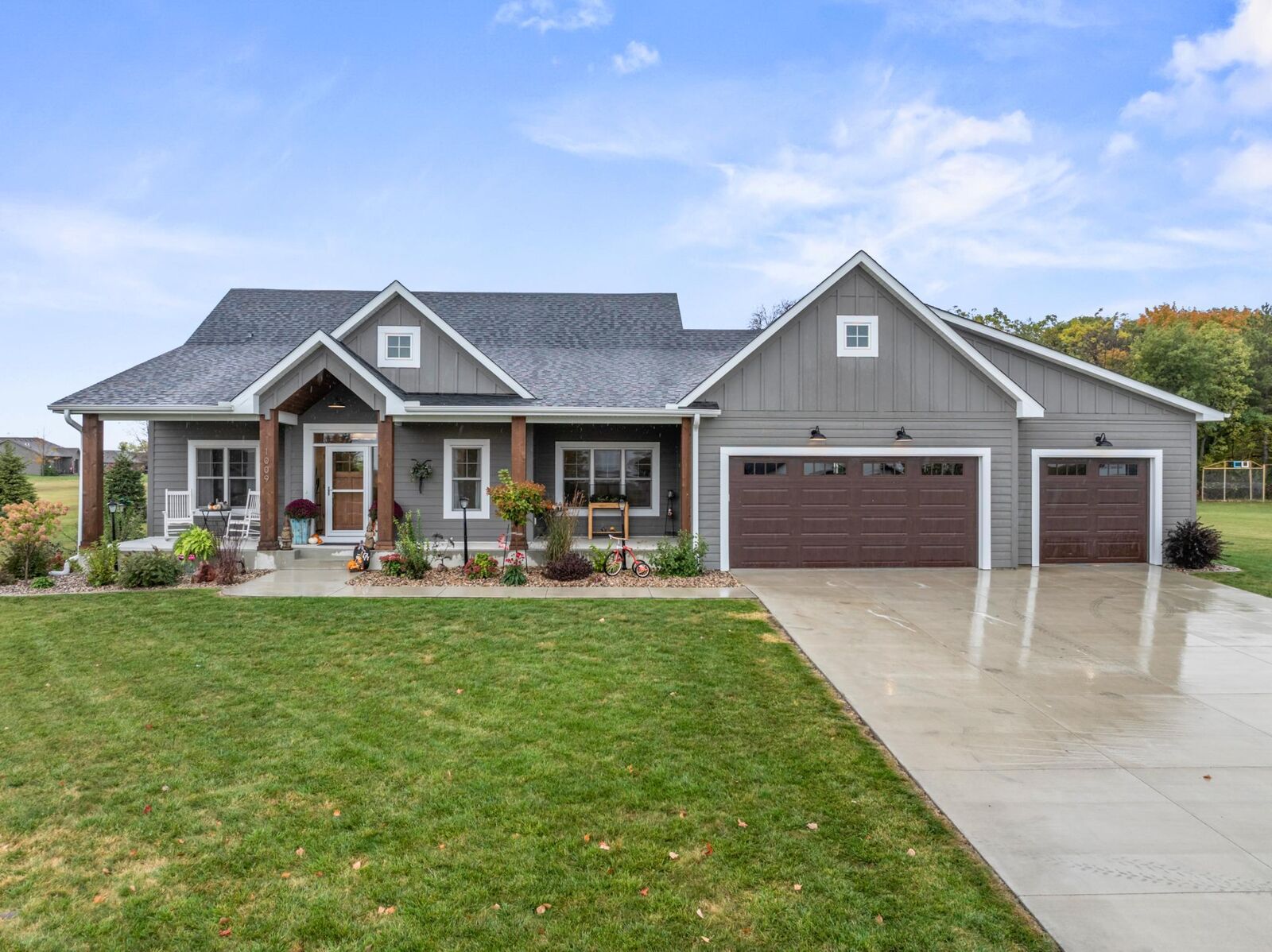 Property Photo: 1009 Marion Court NE MN 56069