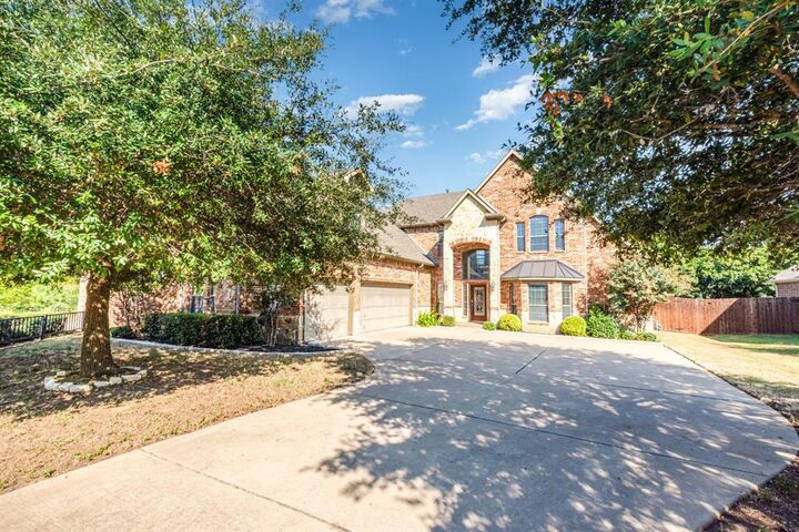Property Photo: 201 Edenderry Drive TX 76248