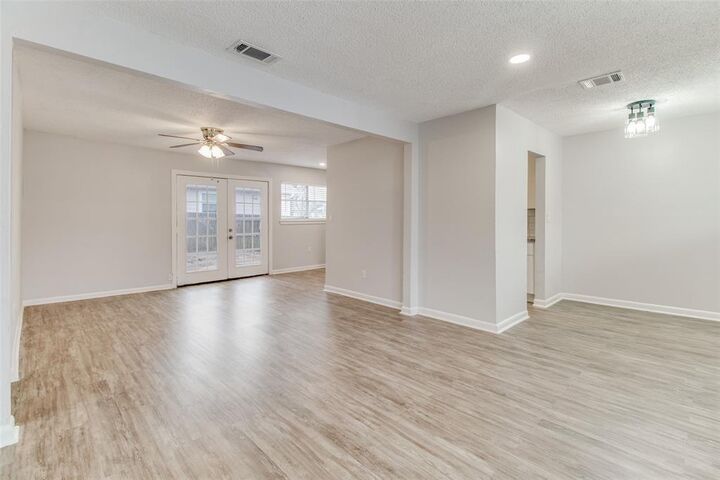 Property Photo:  822 N Throckmorton Street  TX 75090 