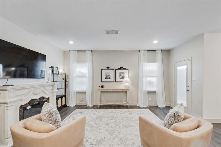 Property Photo: 1294 Delmita Drive TX 75126