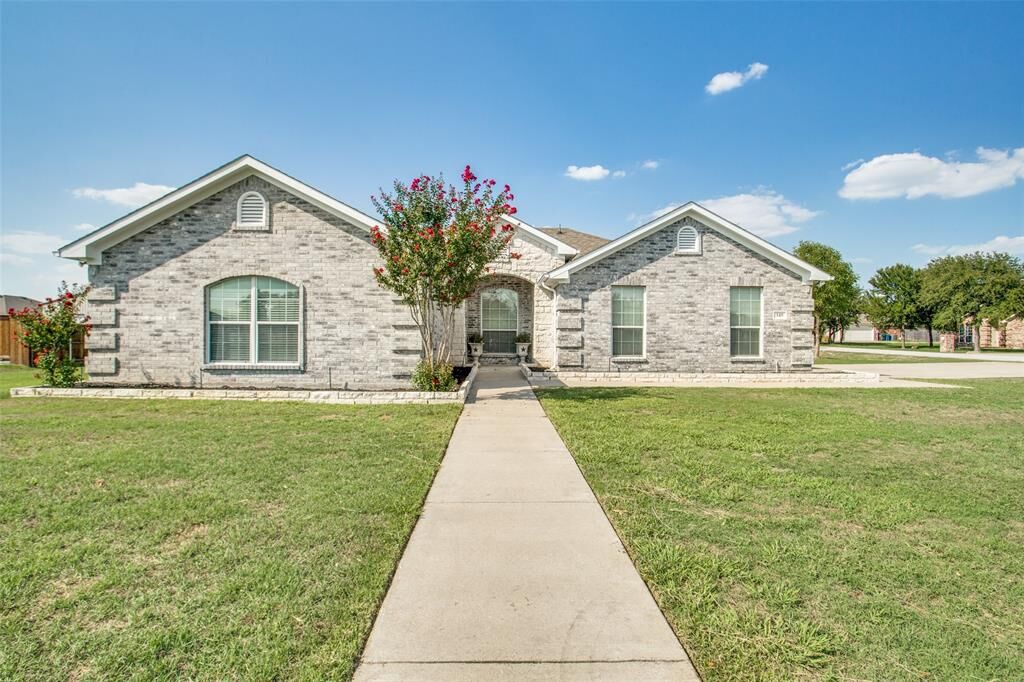 Property Photo: 149 Shumard Drive TX 76008