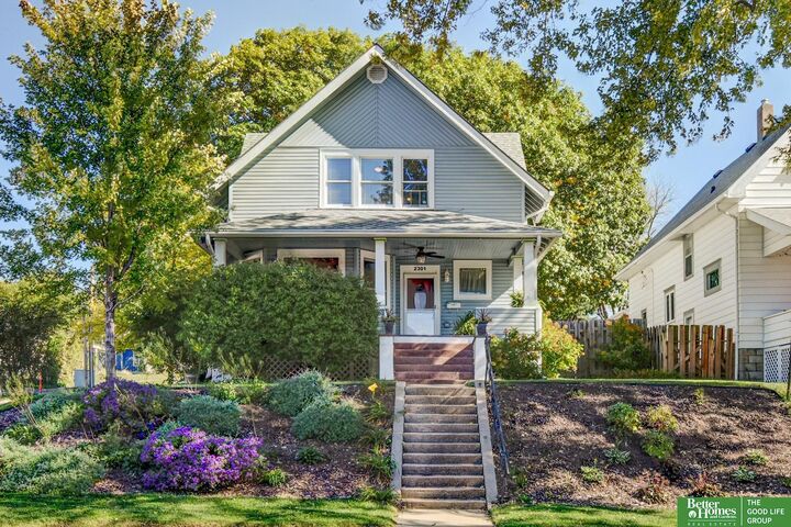 Property Photo: 2301 S 35th Avenue NE 68105