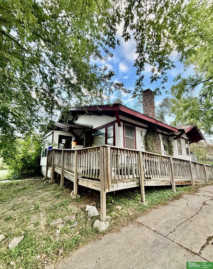 Property Photo: 2714 Whitmore Street NE 68112