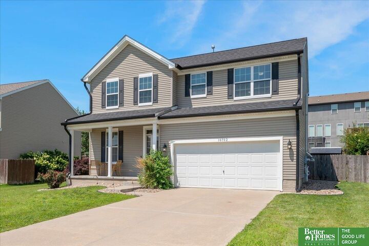 Property Photo: 10702 S 110 Avenue NE 68046