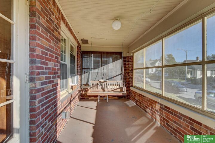Property Photo: 4220 S 12 Street NE 68107
