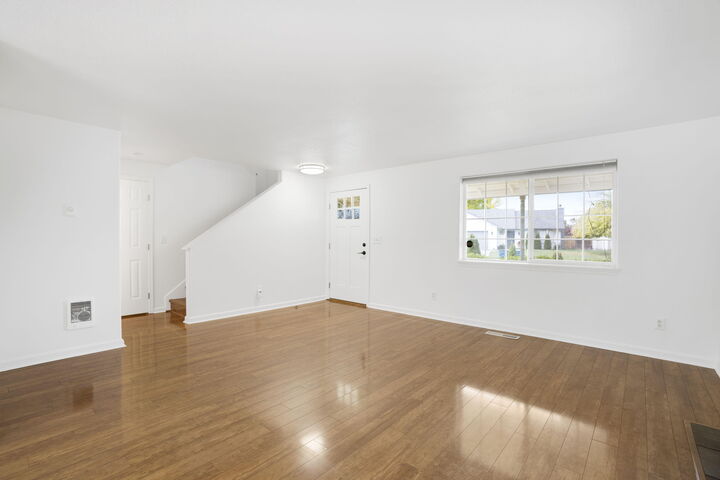 Property Photo: 1950 NW Ivy Place OR 97756