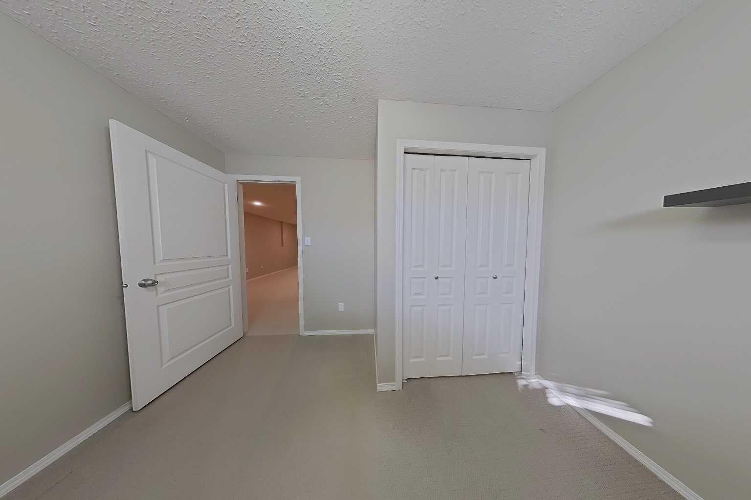Photo de la propriété: 295 Blackfoot Road W 4 AB T1K 8A6