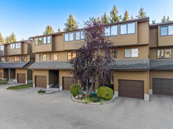 Property Photo: 3131 63 Avenue SW 303 AB T3E 6N4