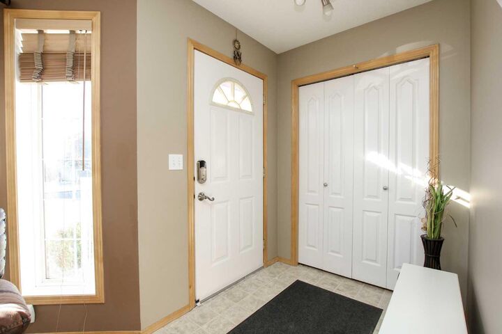 Property Photo: 54 Ives Crescent AB T4R 3G9