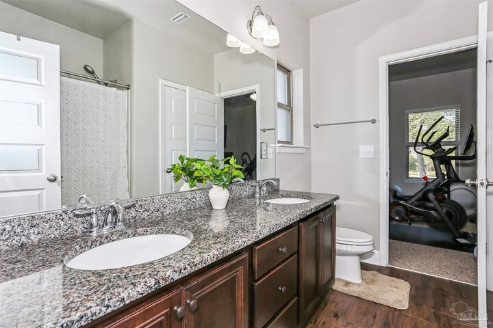 Property Photo:  3674 Hawks Landing Cir  FL 32571