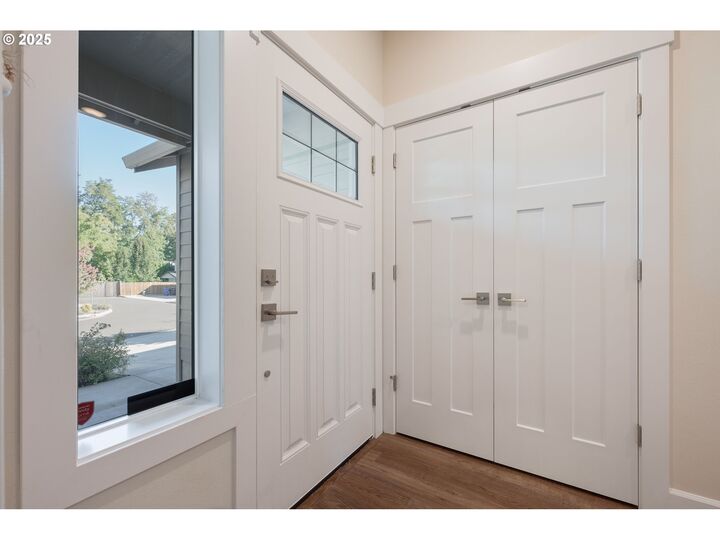 Property Photo:  13768 John Jeffrey Ct  OR 97045