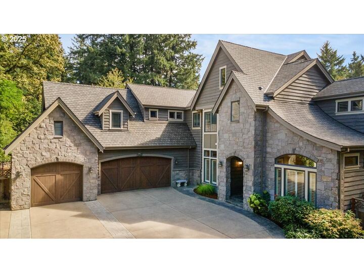 Property Photo:  15948 Twin Fir Rd  OR 97035