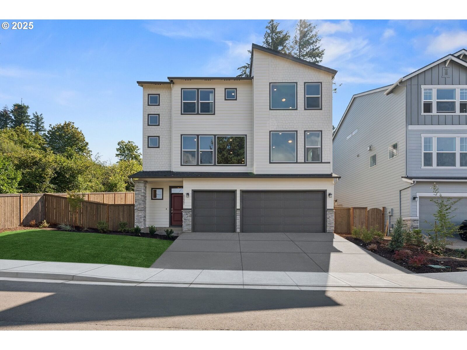 Property Photo: 22987 Bland Cir OR 97068