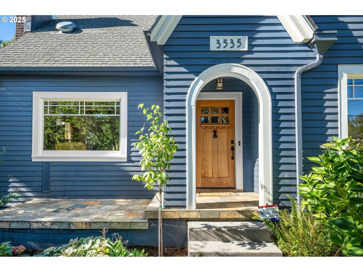 Property Photo: 3535 NE 63rd Ave OR 97213