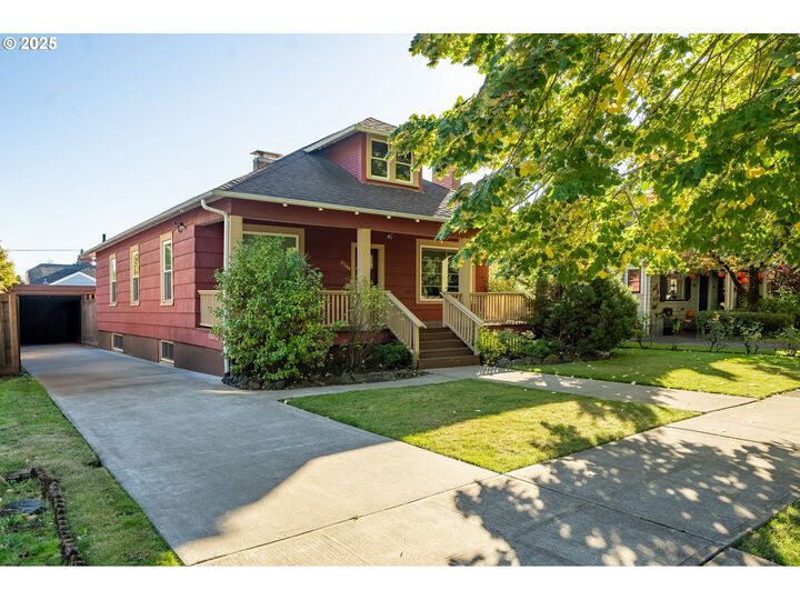 Property Photo: 6204 SE 19th Ave OR 97202