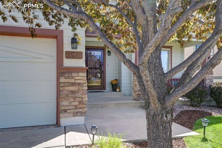 Property Photo:  9571 Sycamore Glen Trail  CO 80920 