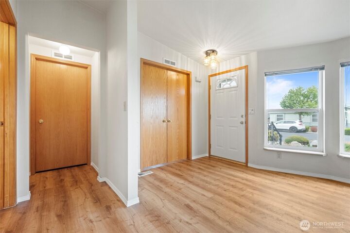 Property Photo: 877 J Street SE WA 98823