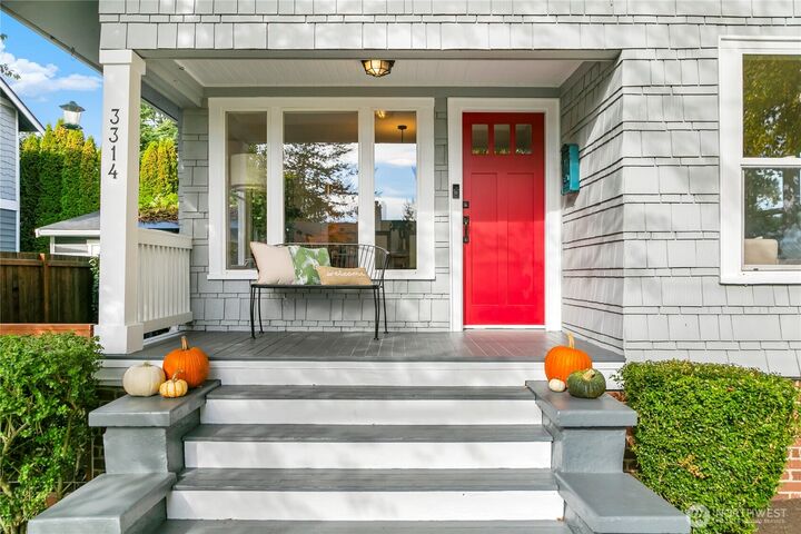 Property Photo: 3314 W Armour Street WA 98199