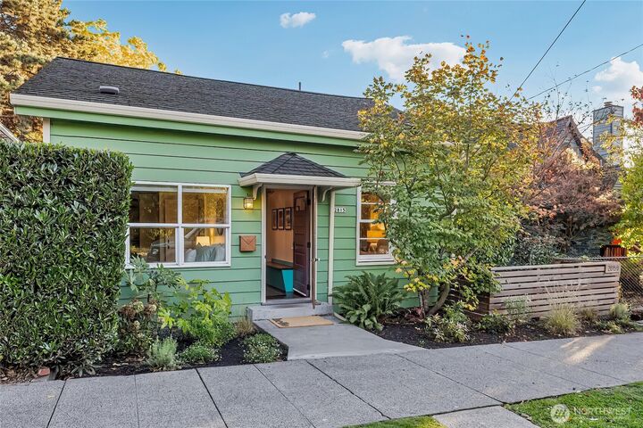 Property Photo: 2815 S Lane Street WA 98144