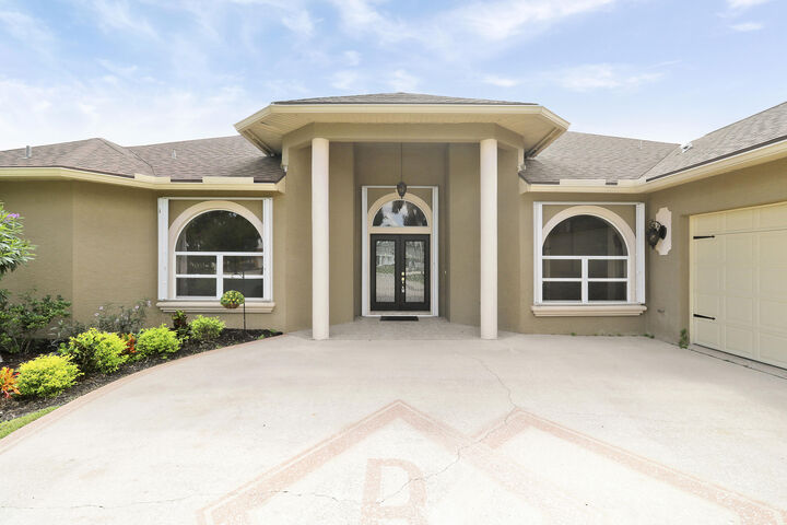 Property Photo:  164 SE Osprey Ridge  FL 34984
