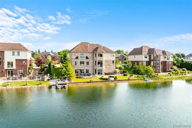 Property Photo:  4303 S Lake Lane  MI 48316