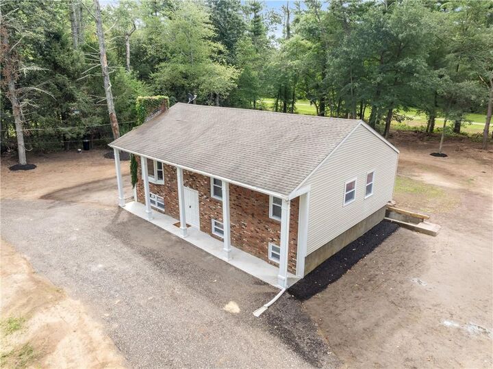 Property Photo:  14 Crestwood Drive  RI 02832 